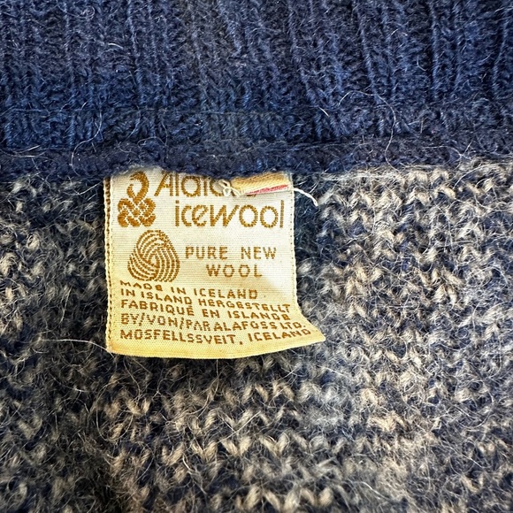 Vintage Alafoos Small Blue Icelandic Wool Button Closure Pocketed Cardigan Vest. - Picture 6 of 16